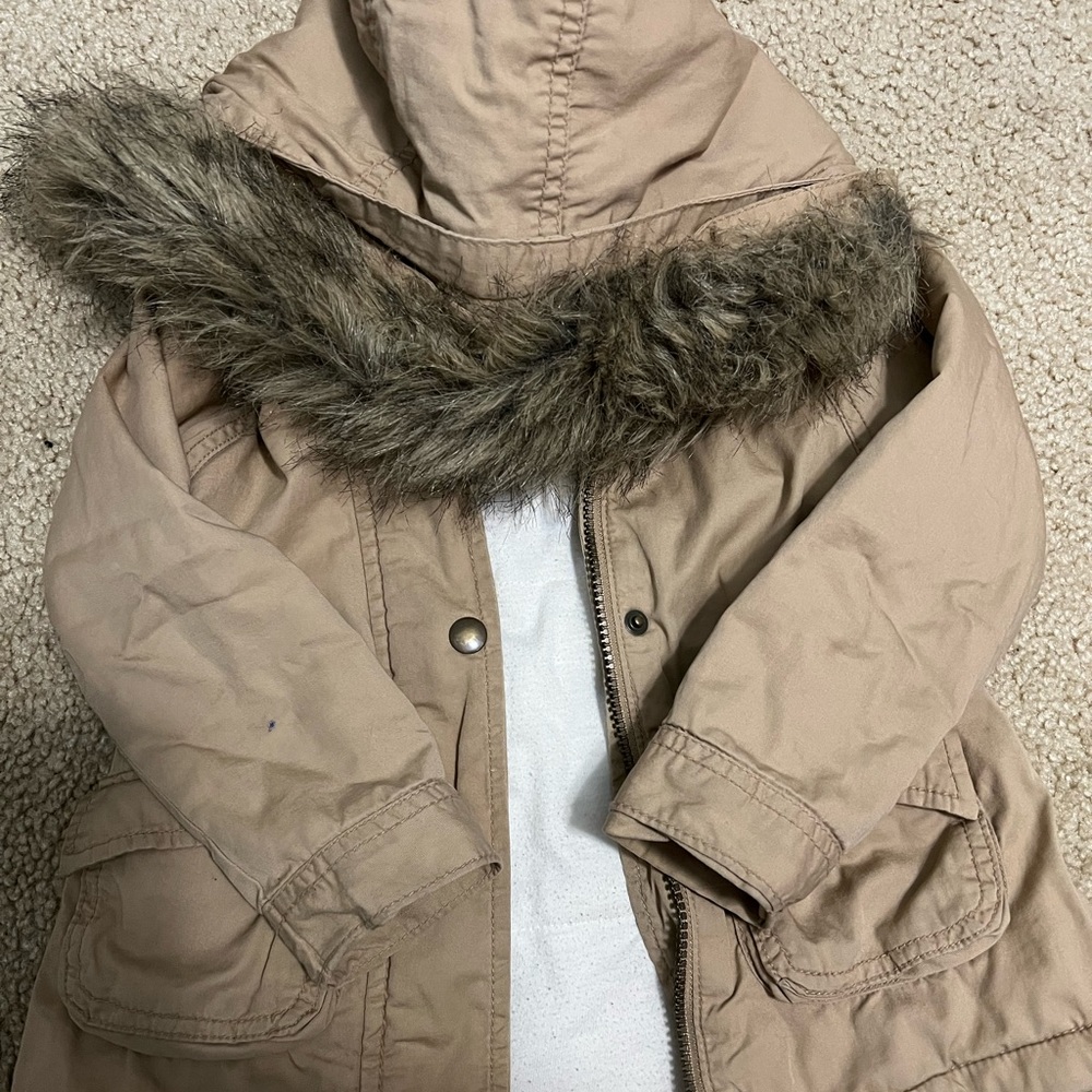 Size 4t old navy jacket very good condition.